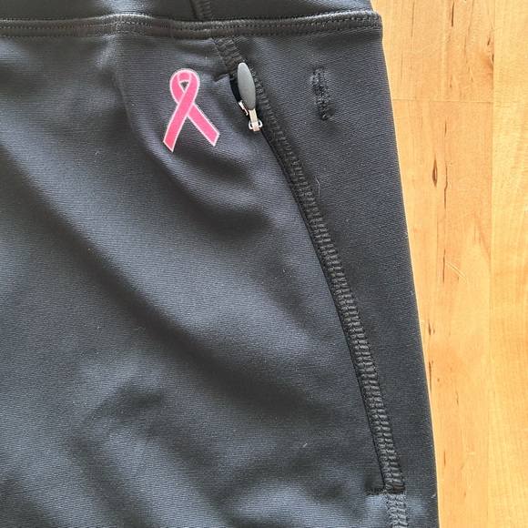 Under Armour compression crops - Picture 9 of 9